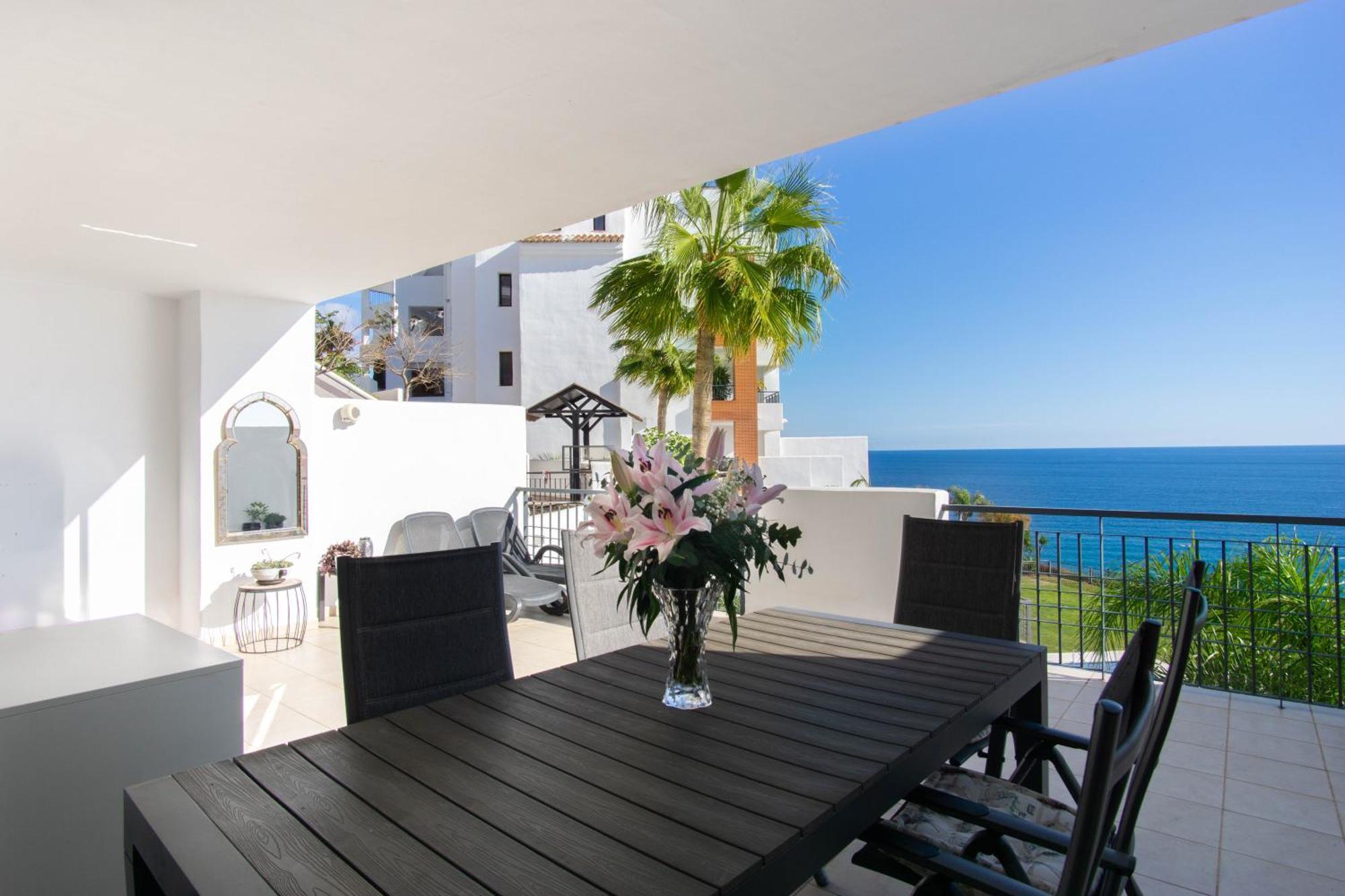 Beautiful Apartment With Stunning Sea Views And A Large Terrace! Torrox Extérieur photo